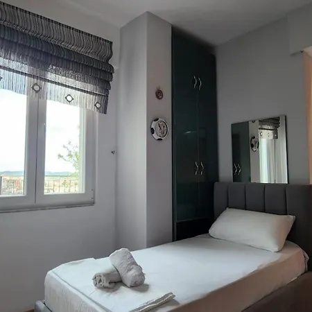 Apartment Flori Penthouse 3 *